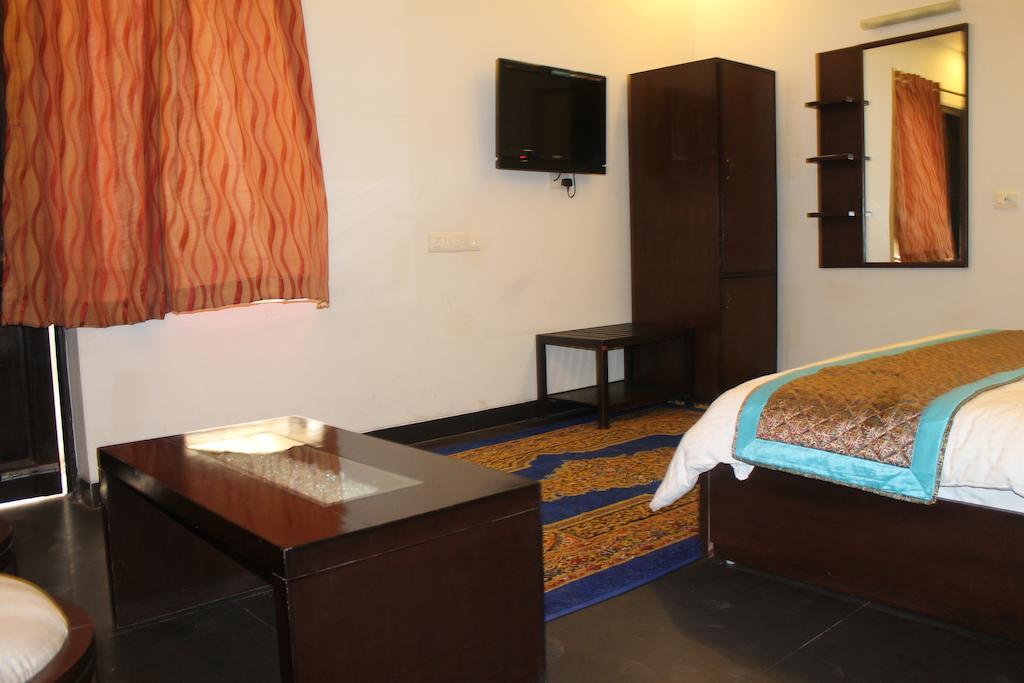 Airport Hotel Jet Inn Suites Nowe Delhi Zewnętrze zdjęcie